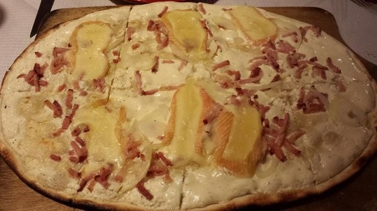 Tarte flambée au munster
